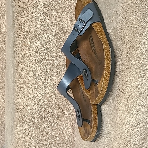 Birkenstock Women's Gizeh Sandals - Picture 3 of 4